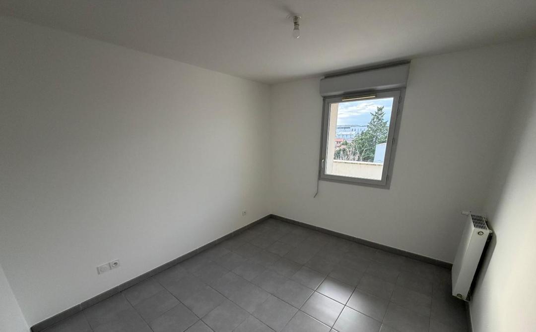 Location appartement 4 pièces 77 m²