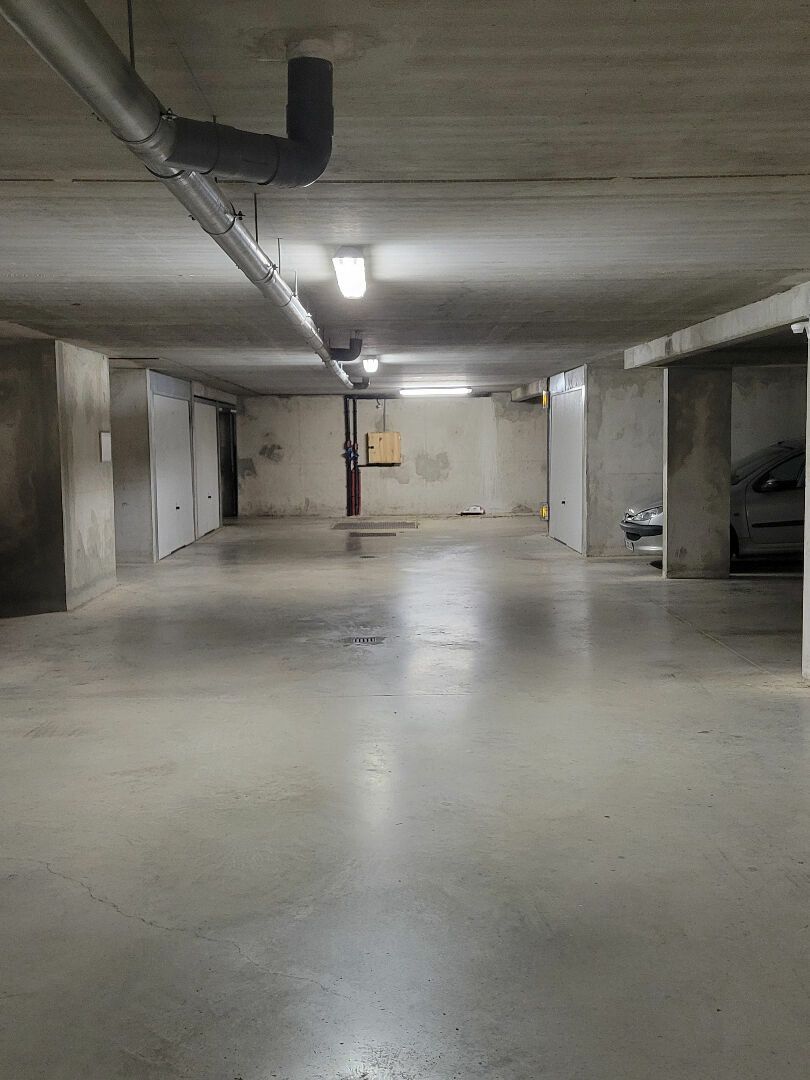 Location Parking/ Box