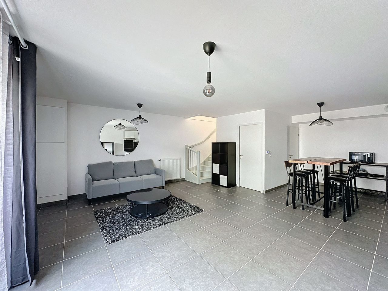 Location appartement meublé 3 pièces 81 m²