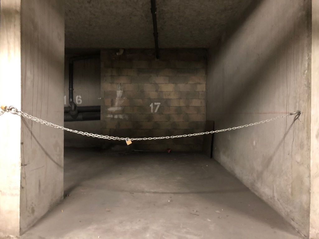 Location Parking/ Box