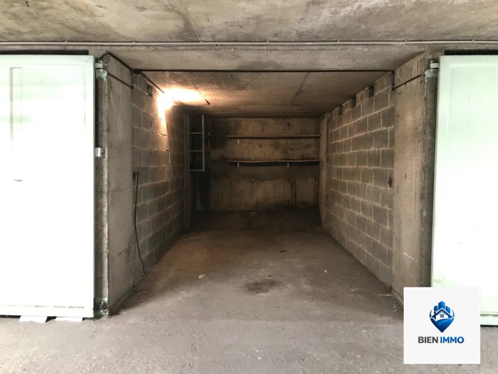 Location Parking/ Box