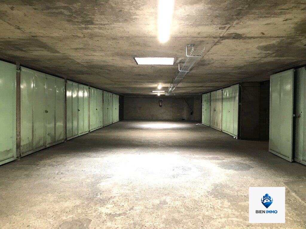 Location Parking/ Box