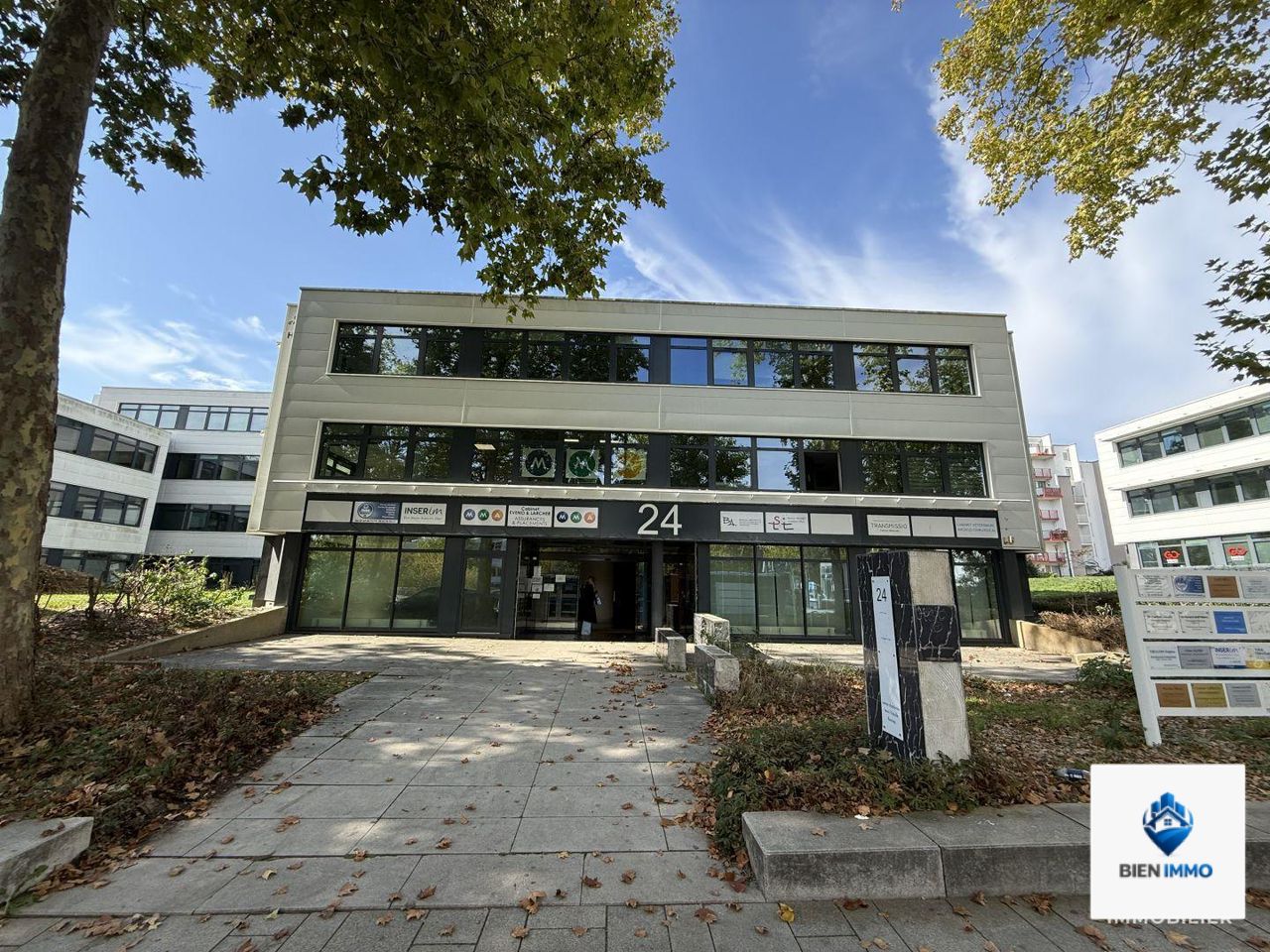 Location Parking/ Box